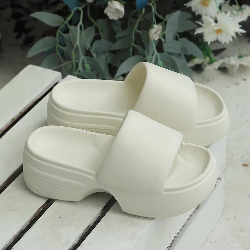 Fashion Thick Sole Eva Pillow Slippers for Women 2025 Summer Soft Sole Platform Sandals Woman Lightweight Outdoor Non Slip Beach Slides