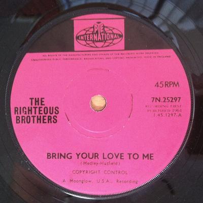 7inch Record RIGHTEOUS BROTHERS - Bring Your Love To Me / Try And Fin 7N25297 Pye Internation 1964 UK Soul/Funk Used