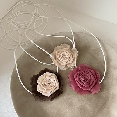 Französische Retro Stoffblume Halskette Damen Nischendesign Persönlichkeit Schlicht und Elegant High-End Vielseitig Halskette Schlüsselbeinkette