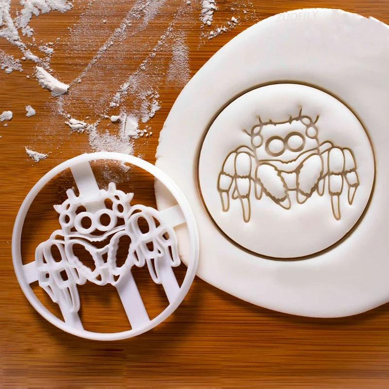 New Cartoon Halloween Horror Spider Bat Cookie Embosser Mold Set Pressed Hand-painted Frosting Biscuit Mold Skull Cookie Cutter