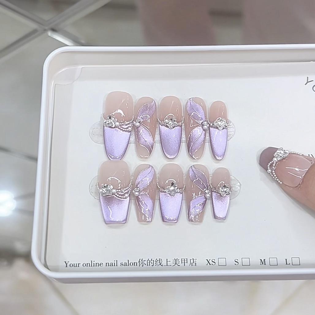 

Плетеный вручную Фиолетовый сон Лента Трехмерная Расписанная вручную Фиолетовая лента Кошачий глаз Чистый темперамент Маникюрный стикер Large L