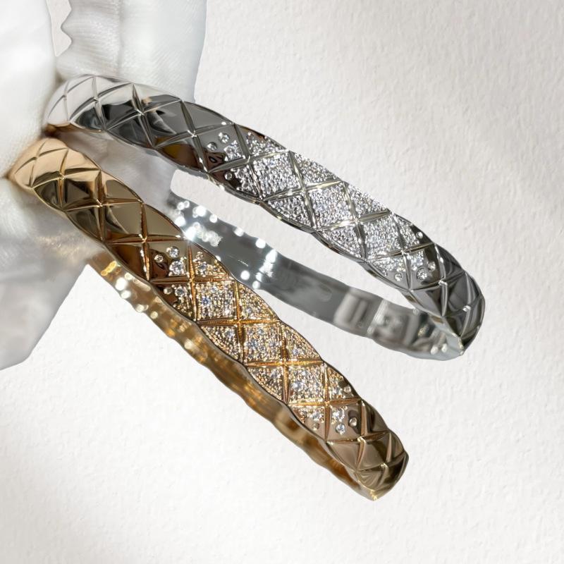 Elegant Little Coco Starry Diamond Quilted Bracelet for Women