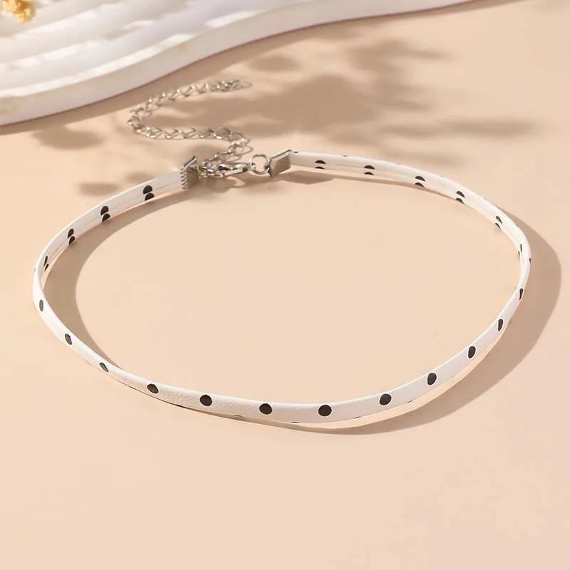 Vintage Brown Color Leopard Print Choker Necklace for Women Fashion Metal Clavicle Chain Necklace Jewelry Gift 2025 New