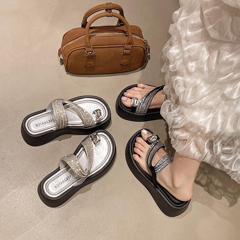 Thick-bottomed versatile heightening beach slippers summer new fashion outer wear rhinestone cover toe muffin bottom slippers women