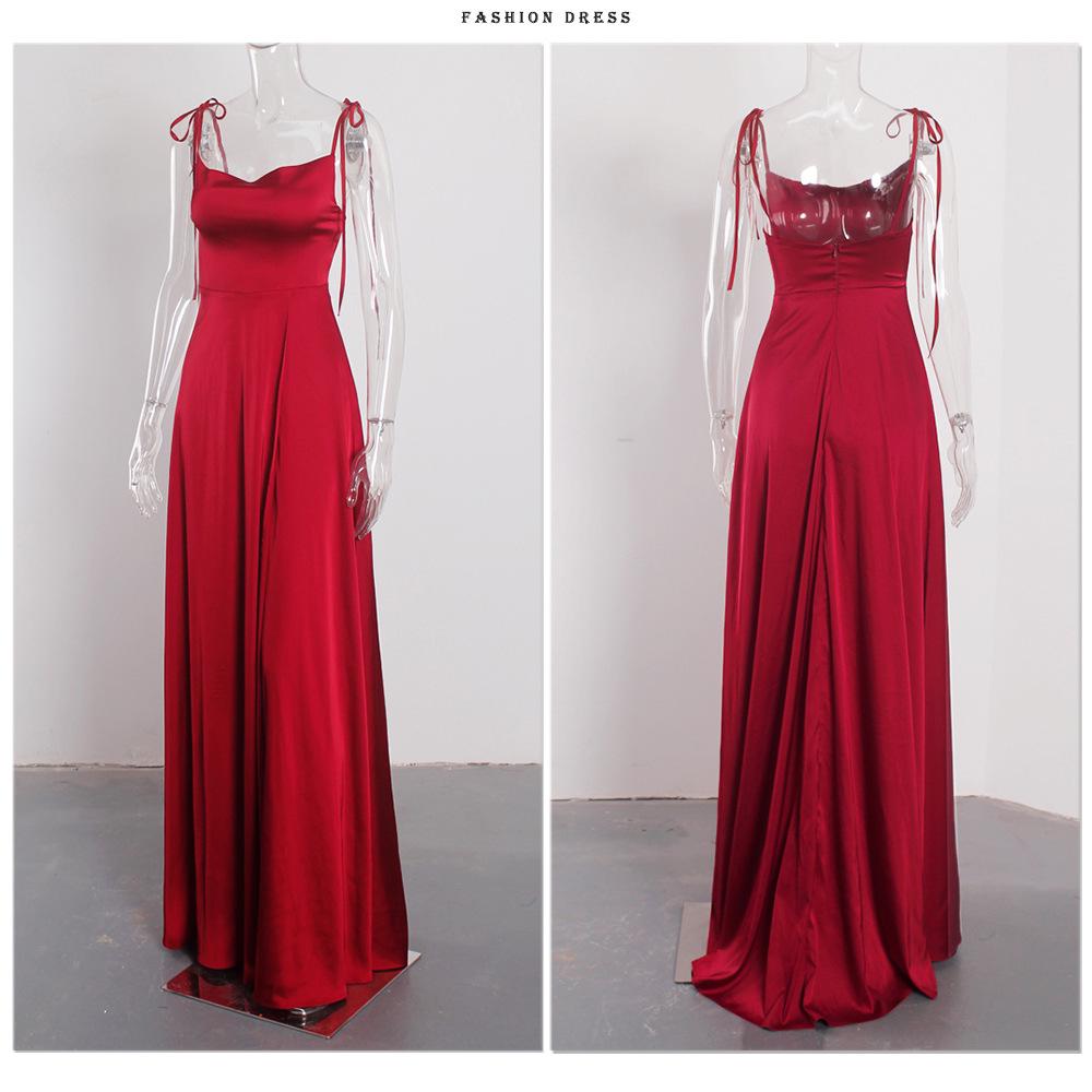 Elegantní saténové večerní šaty na špagetová ramínka se čtvercovým výstřihem a vysokým rozparkem