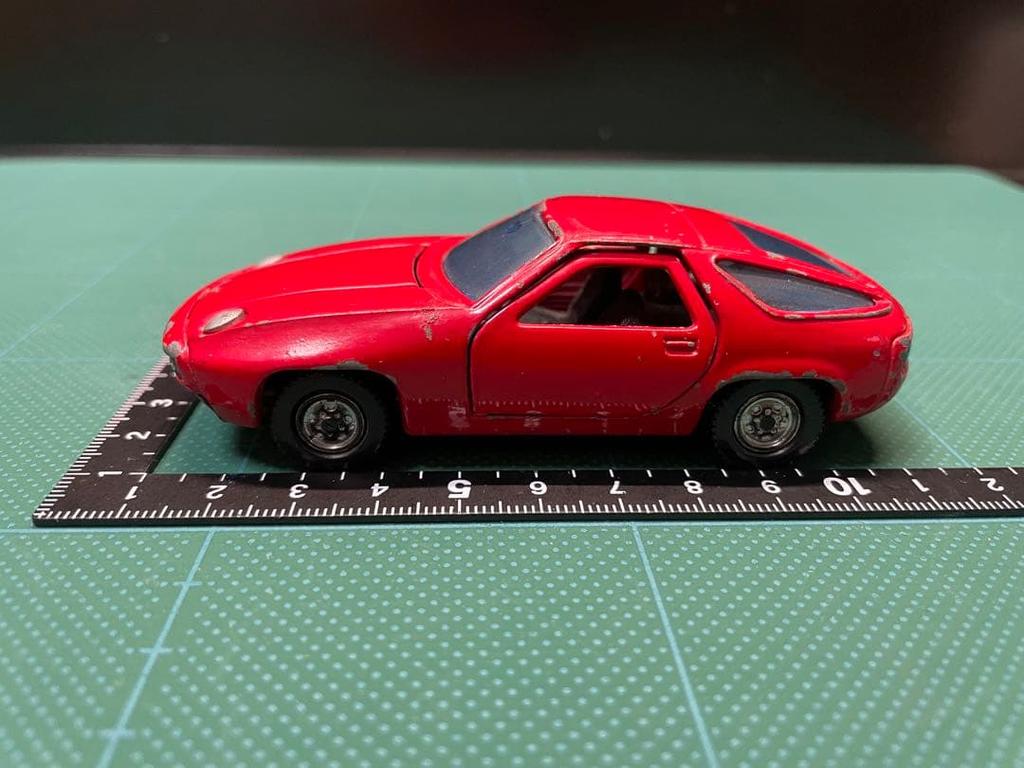 Sakura 1/43 Porsche 928 Super Car Series Made in Japan Mini Car