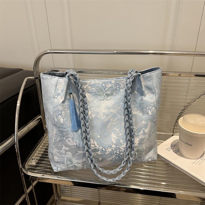 New Chinese Style Large Capacity Tote Bag For Women With Lace Accents For Daily Use