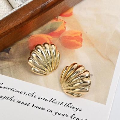 S925 Silver French Retro Shell Earrings: Simple, Elegant, Versatile Cold Style Studs for Women