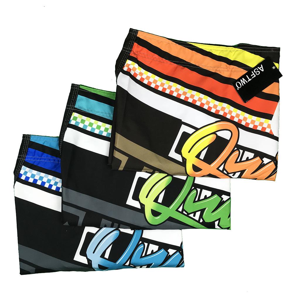 2023 Sommer Pfirsichhaut Lässige Herren Schnelltrocknende Fünf-Punkt-Badeshorts