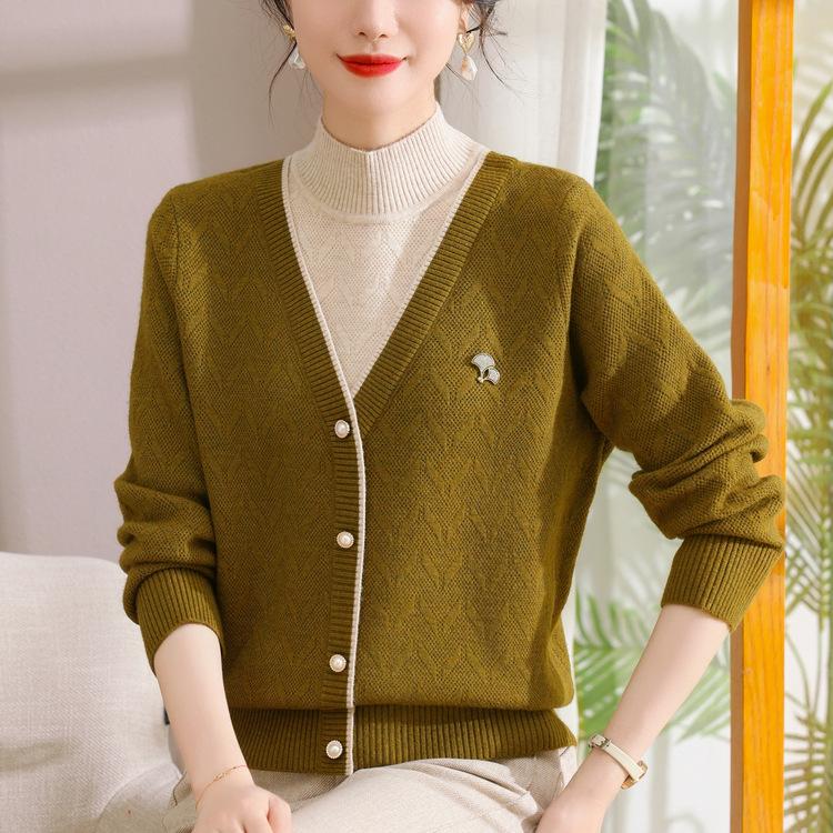 Mom Fake Two-piece Knitted Sweater Autumn and Winter Middle-aged and Elderly New Top