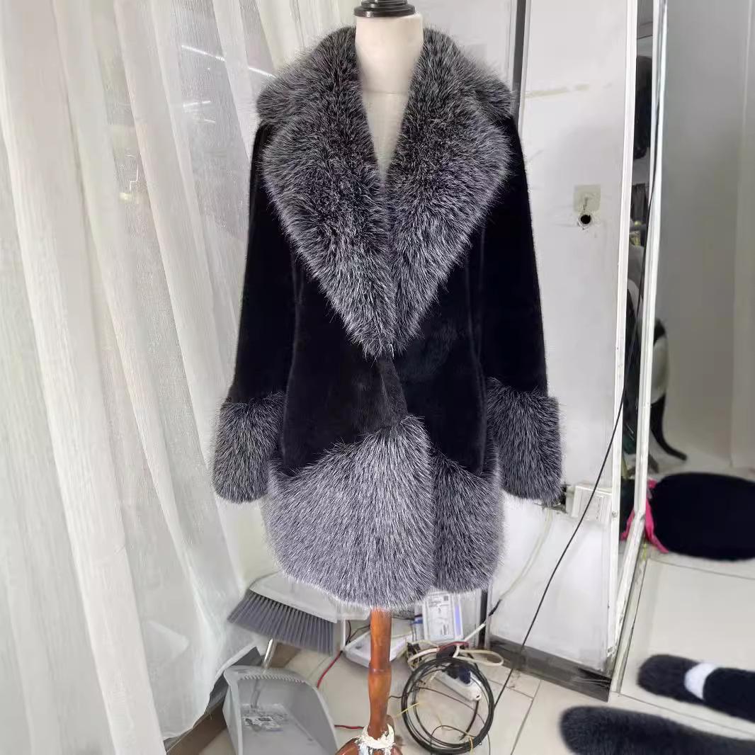 

Женская зимняя эко-шуба цельного кроя one size fits all чёрный