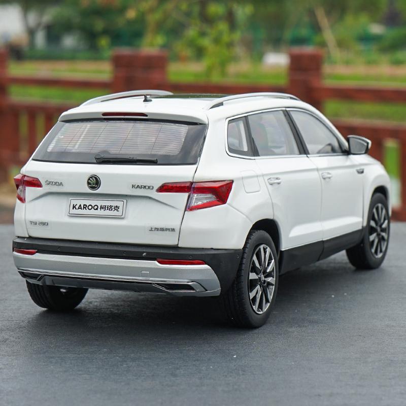 1:18 Karoq Suv Modèle de Voiture en Alliage Modèles Réduits en Métal Véhicules Modèle de Voiture Haute Simulation Collection Jouets pour Enfants Cadeau Décoration