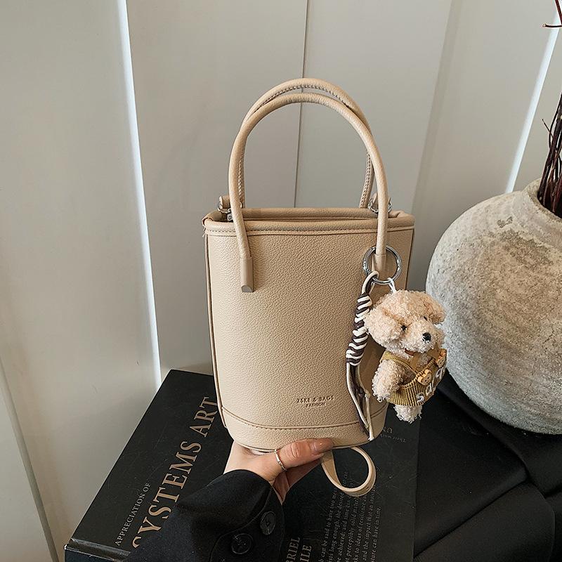 Hand Carry Fashion Casual Bag Women's 2025 New Retro Trend Versatile Bucket Bag Niche Shoulder Women's Bag