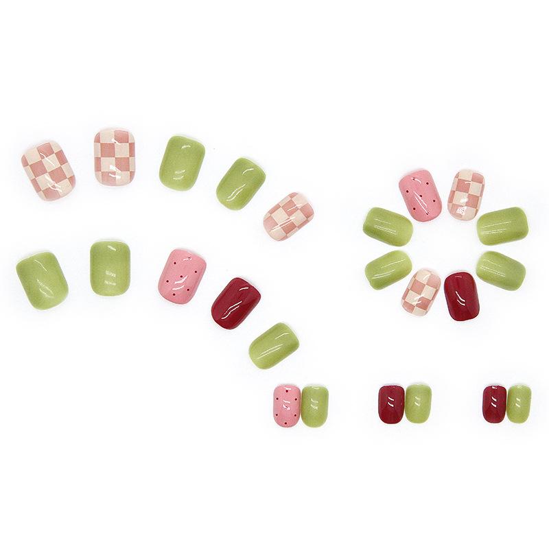 Artificial Nails New Summer Style Short and Thin Small Fresh Manicure Patches Wearable Nails Sweetheart Plaid Manicure Patches