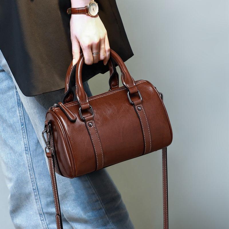 

2025 New Women s Bag Autumn Winter Genuine Leather Shoulder Handbag Fashion Versatile Boston Crossbody Pillow Bag коричневий