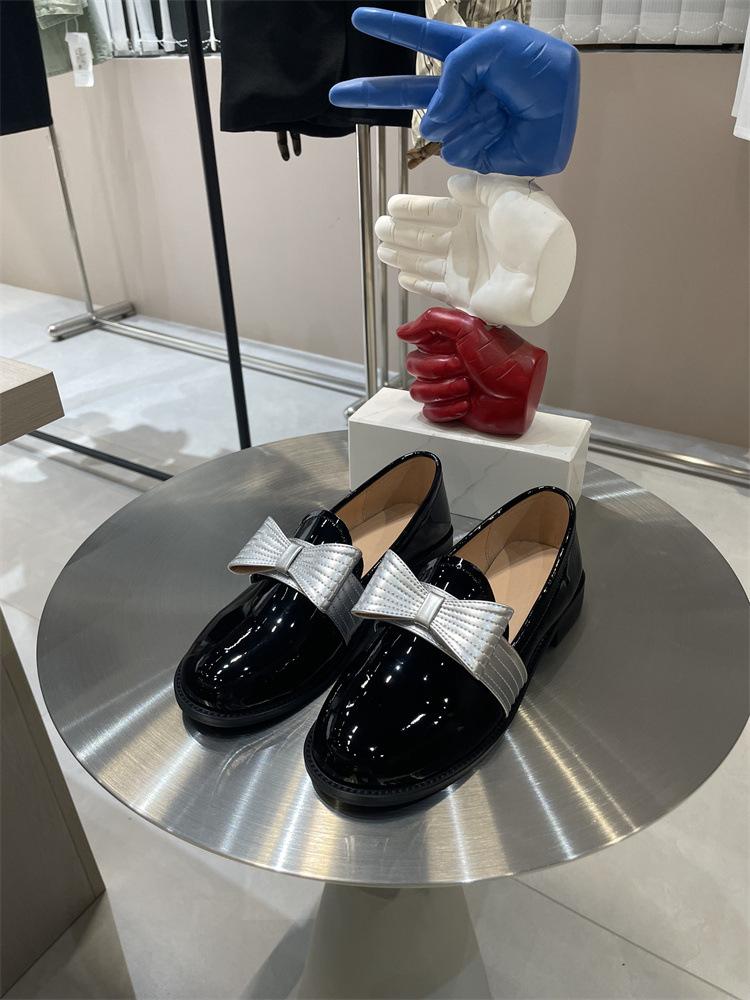 

Версия из овчины~ Британский стиль бант низкий каблук маленькие кожаные туфли женские новая кожа универсальные с круглым носком лоферы на одной педали 40