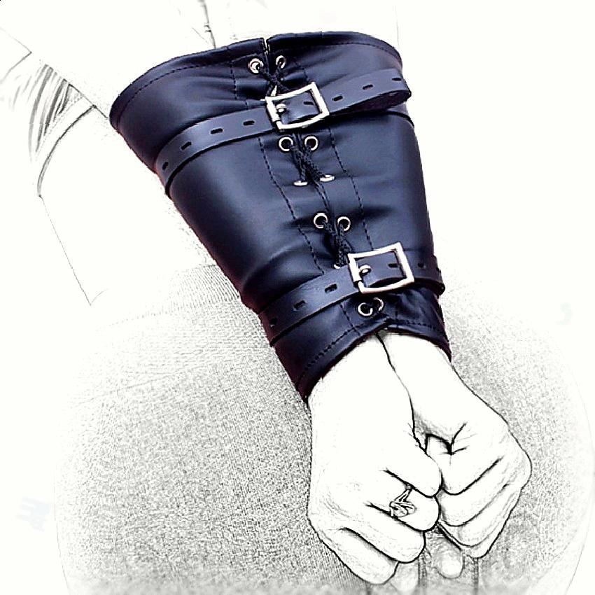 Unisex Leather Bondage Bracelets Set Offers Adjustable BDSM Handcuffs With Dual Feet Cuffs Designed For Couple Role Play