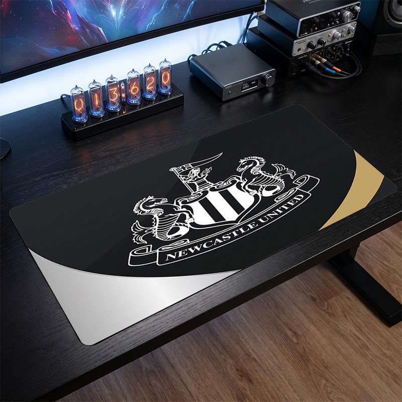 Duża Podkładka pod Mysz z Nadrukiem Piłkarskim Newcastle United, Antypoślizgowa Rozszerzona Mata Biurkowa do Gier do Biura Domu