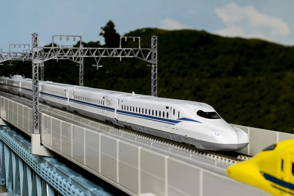KATO N Gauge N700S 3000 Series Shinkansen Nozomi Set Railway Model Train 10-1742 16-car [Special Product]