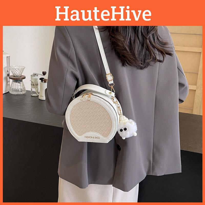 Stylish Trendy Womens Round Crossbody Bag With Zip Closure In Chic Black