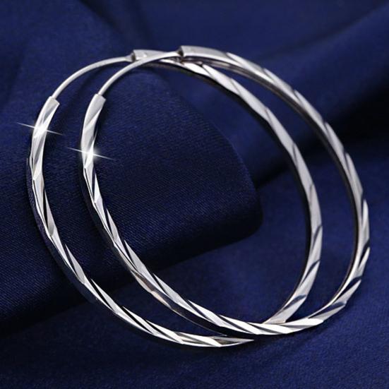 Yousheng 1 Pair Hoop Earrings Exaggerated Rhombus Texture Large Circle Geometric Bright Luster Women Girl Round Earrings Charm Jewelry Decoration Gift