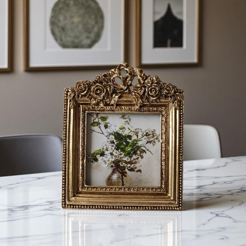 Kreativní Vintage Zlatý Pryskyřičný Rámeček na Obrázky Displejový Držák na Stůl Nástěnná Dekorace Oválný Rámeček na Fotografie Malý Retro Závěsný Rámeček