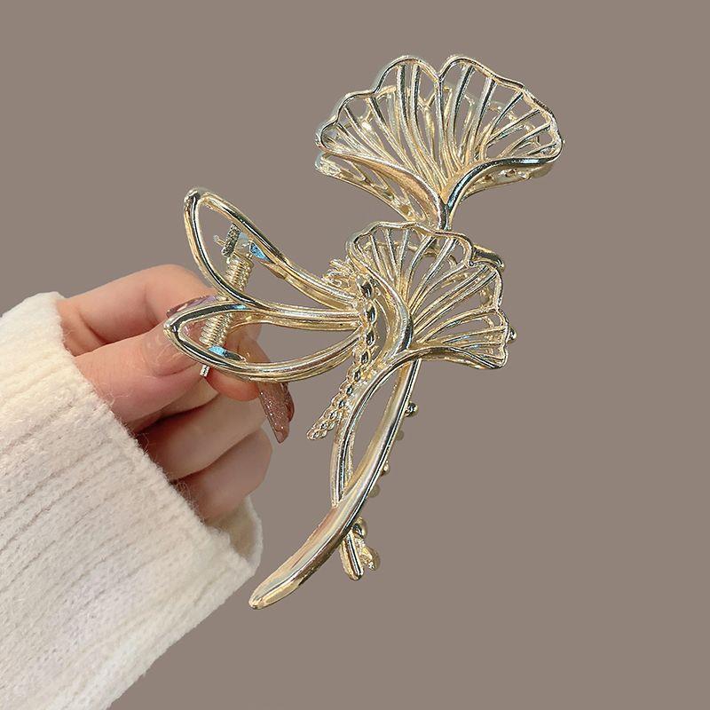 Large Metal Hair Claw Clip Fish Bone Irregular Hairpins Punk Style Silver Hair Claws Barrettes Women HairClips Hair Accessories