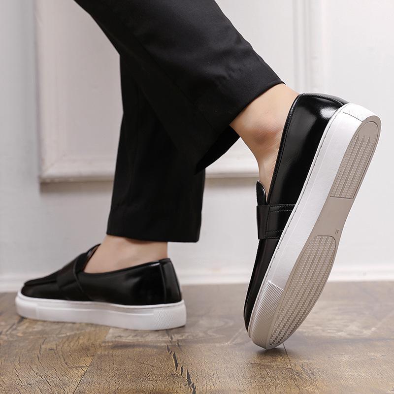 2025 British Style Plus Size Low-Top Skate Shoes: Round Toe Leather Casual Sports Loafers for Men.