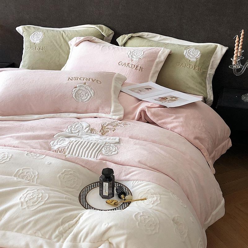 Kategoria zimowa A Mąka Mleczna Zestaw czterech sztuk Wysokiej klasy dwustronna mąka zagęszczony kołnierz Coral Mąka Kołdra Okładka