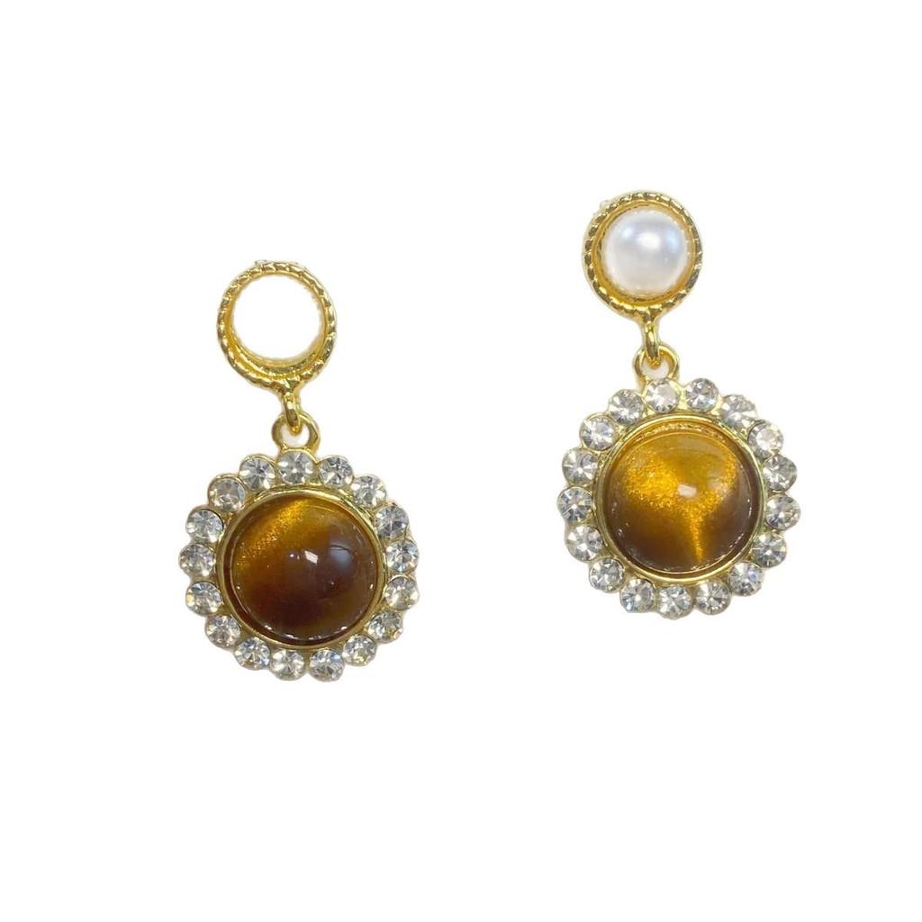 Retro Luxury Tiger Eye Round Pearl Diamond Stud Earrings - Elegant and Exquisite, High-End Niche Design.