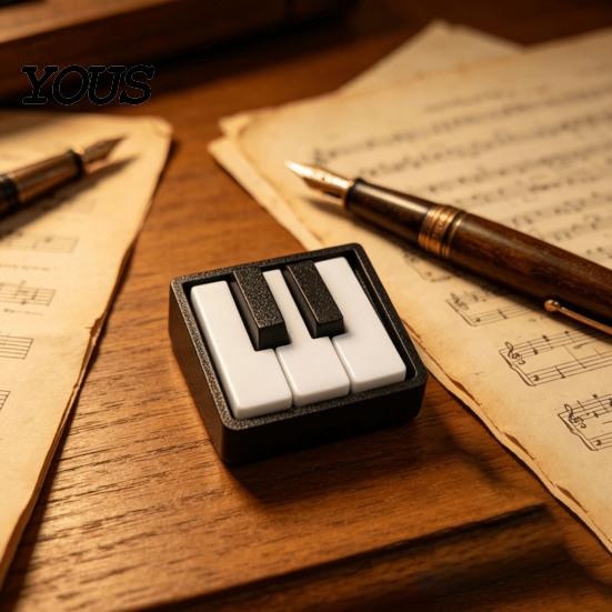 Black And White Piano Keys 2Pcs Keychain Pendant, 3D Printed Mini Stress Relief Toy, Smooth Buttons Commuter Toy Key Chain with Metal