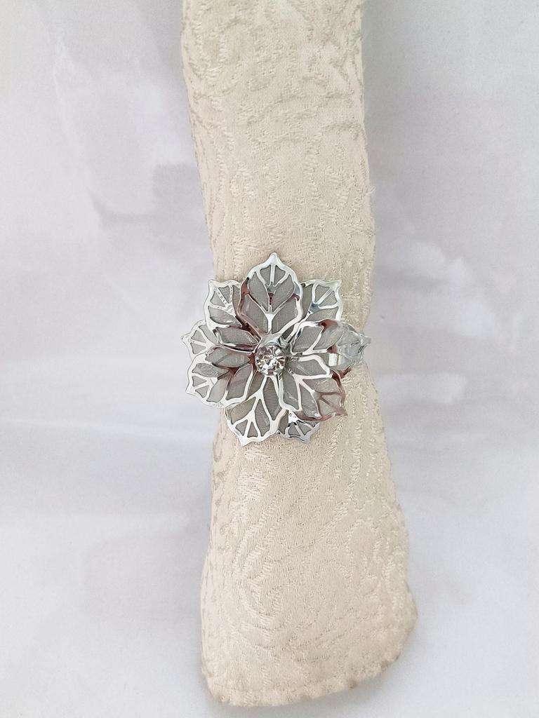 Exquisite Serviettenringe aus Kupfer und Strass in Blumenform für Hotels und Veranstaltungen