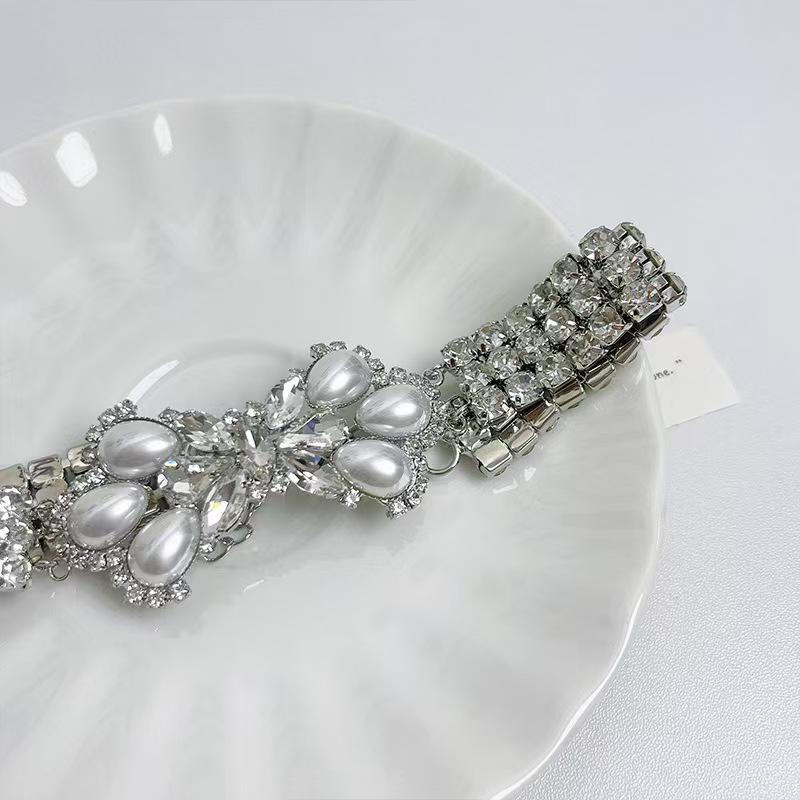 European-American Fashion Pearl Bow Rhinestone Necklace