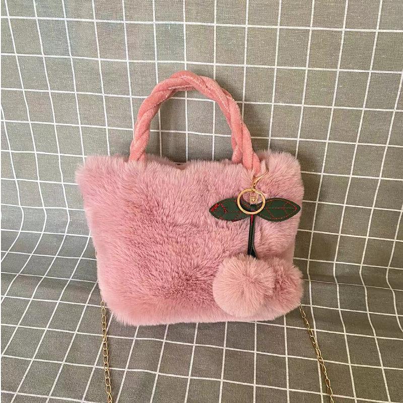 Роскошная сумка из искусственного меха Женская плюшевая сумка с плетеными ручками Тонкая цепочка Сумка через плечо с подвеской-вишней Магнитная застежка Сумка-кроссбоди L