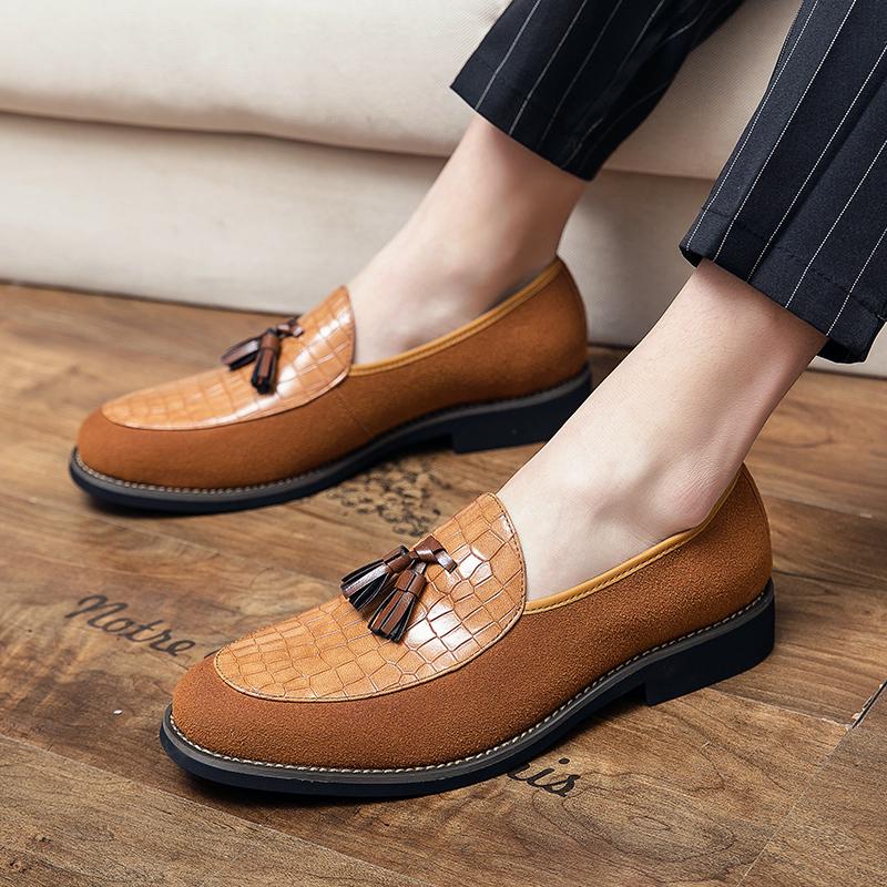 Trendy men's loafers Fashion Tassel designer style Comfortable men's wedding party and office leather shoes Plus Size 38-48