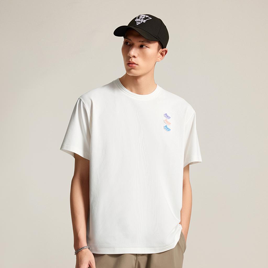 Li Ning Basketball Serie Letter Print Ademend Veelzijdig Los T-shirt met Korte Mouwen Heren Tops Off-White AHSV083-2