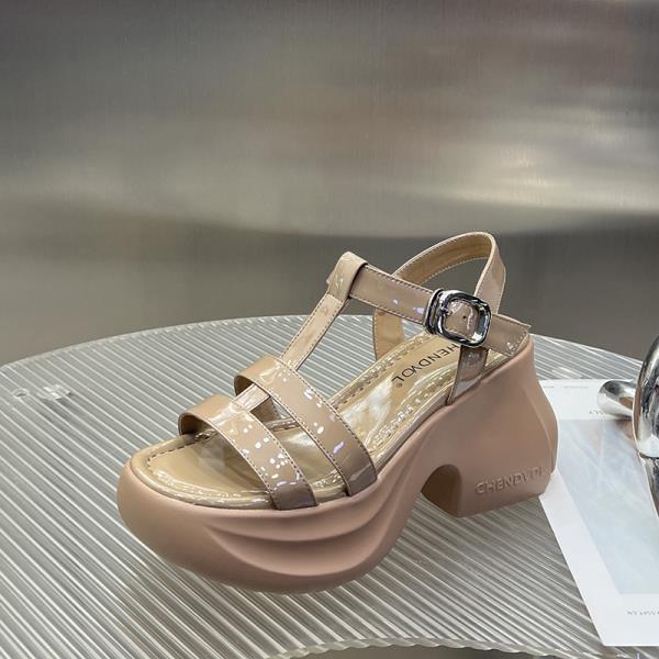 Fashion Open Toe 2025 Sandals Clogs Wedge Increasing Height Female Shoe Muffins Shoe Peep New Platform Gladiator Fashion Girls Summer Th