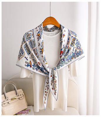 New Retro Temperament Silk Silk Scarf Temperament Fashionable Mulberry Silk Silk Scarf Gift-giving Neck Silk Twill Triangle Scarf