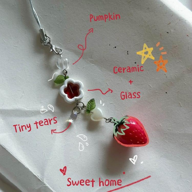 Sweet Strawberry Beaded Pendant Charm for Mobiles and Key Holders Phone Lanyards