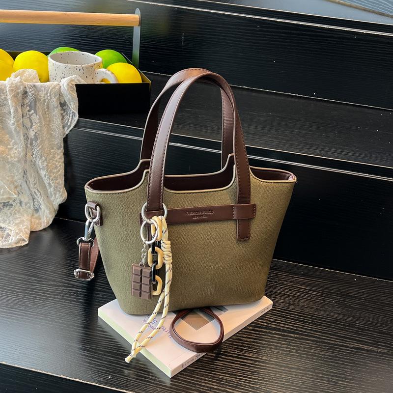 Retro Small Bag Women's Autumn and Winter Versatile 2025 New Fashion Shoulder Messenger Bag Popular Ins Portable Bucket Bag