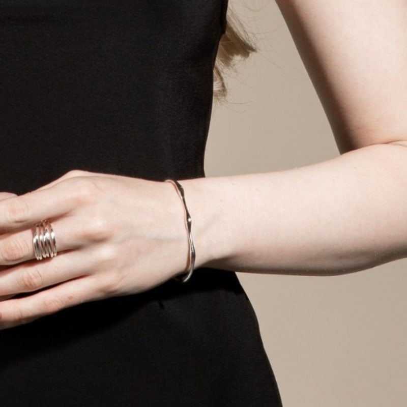 ANGE ODOR WAVE BRACELET