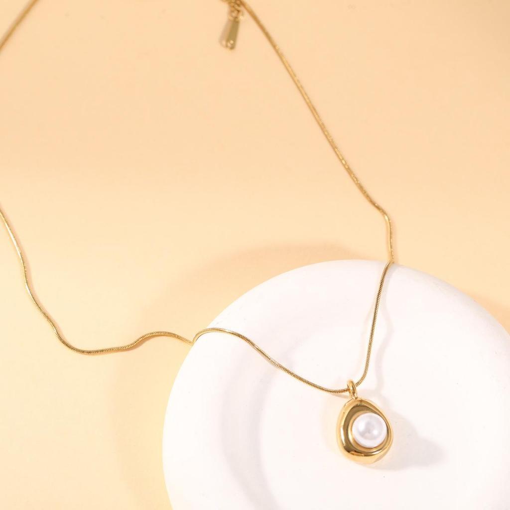 French Retro Cat's Eye Shell Pendant Necklace - Minimalist Luxury Clavicle Chain Jewelry