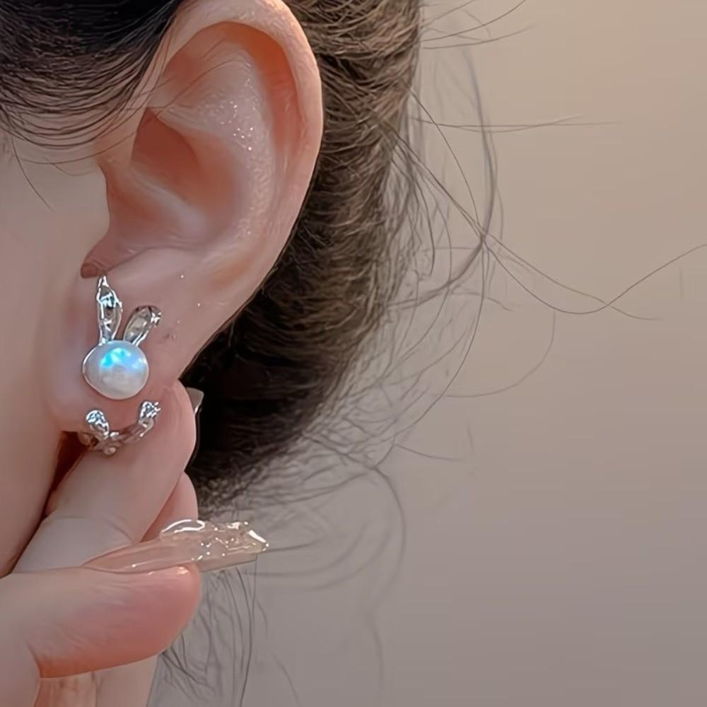 Cute Rabbit Ear Studs Simple Ladies Pearl Earrings Exquisite Rabbit Earrings  Spring Summer