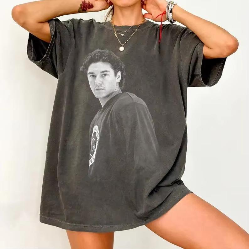 TV Off-Campus Briar U Garrett Graham Grafik 2026 T-Shirt 100% Baumwolle Unisex Herren Damen T-Shirt Y2K Oversized Unisex Harajuku hohe Qualität L black