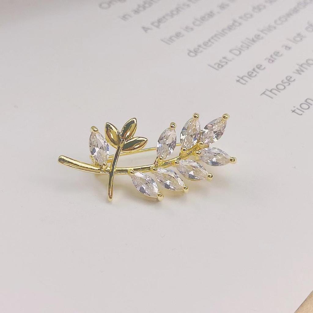 Korean Style Copper Inlaid Zirconia Summer Brooch Cardigan Collar Pin