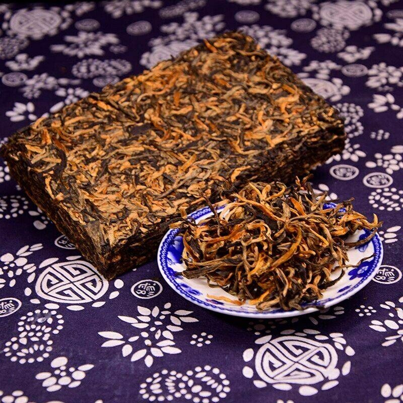 Чай черный Fengqing Dian Hong Golden Buds Dianhong Dian Hong Yunnan Brick 250г 250g