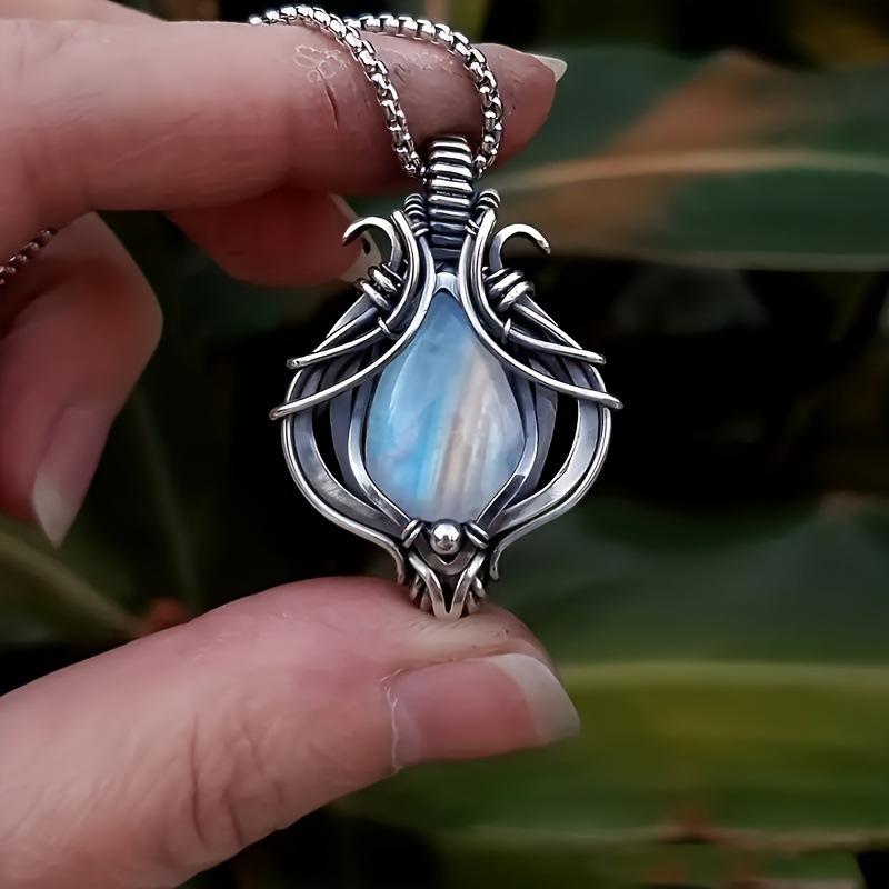 

Necklace Vintage Moonstone Hollow Drop-shaped Fashion Necklace Pendant 50CM(Necklace Size)