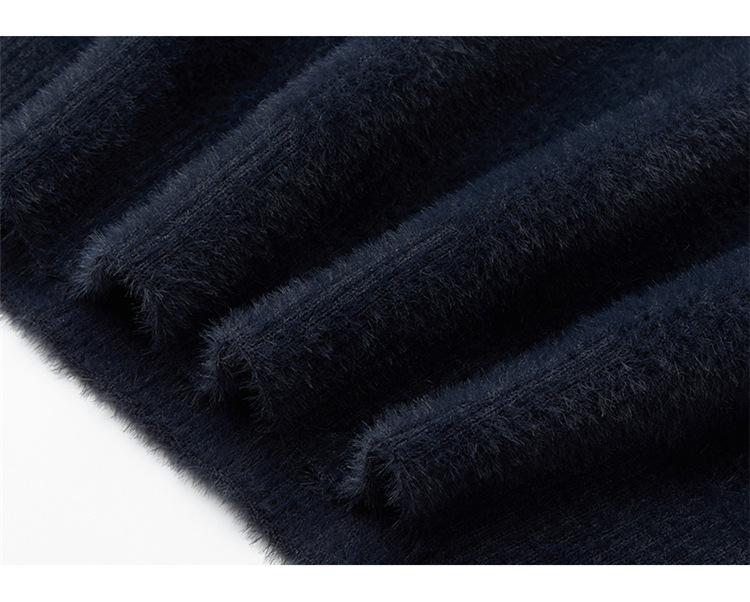 Men's Thick Chenille Velvet Turtleneck Sweater with Golden Carving