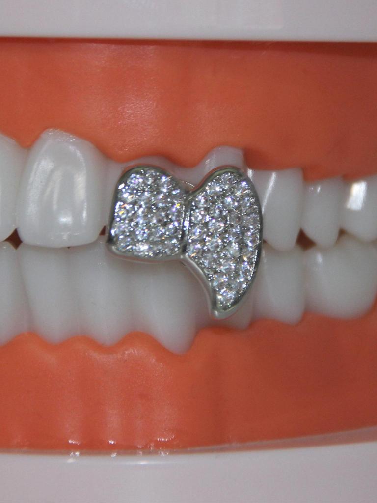 Europejskie i Amerykańskie Cyrkoniowe Grillzy na Zęby Hip-Hop dla Raperów i na Halloween