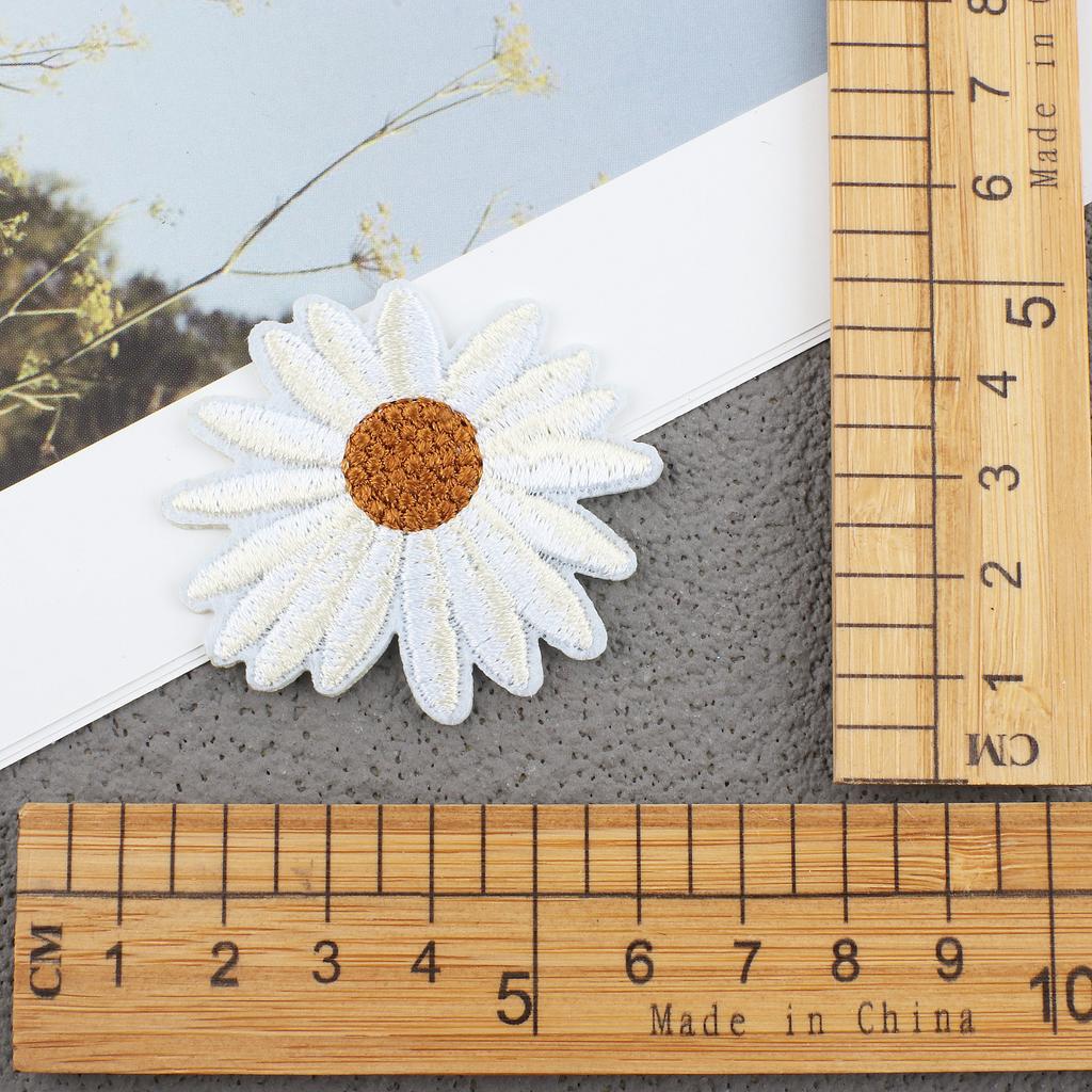 Sunflower Flower Embroidery Cloth Sticker Ironing Little Bee Patch Sticker Computer Embroidery Chapter Boy Hot-Selling Set